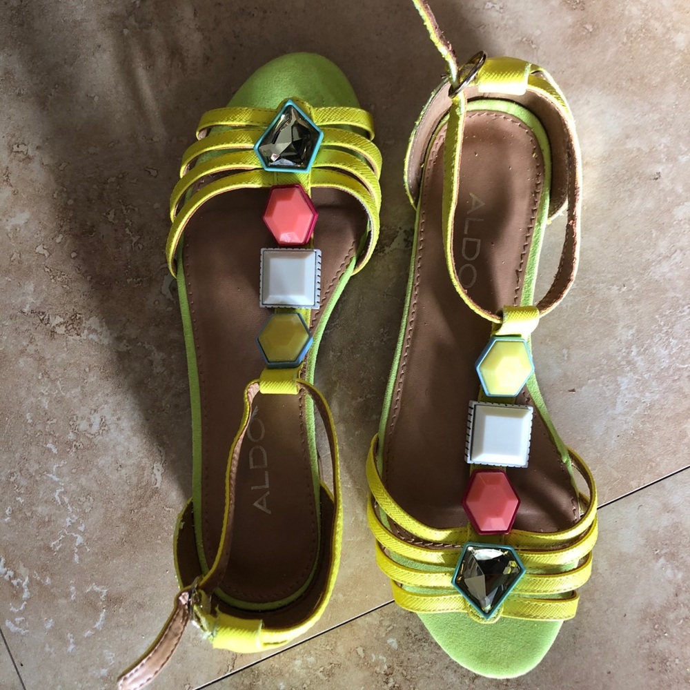 Aldo Neon Yellow Sandals with Geometric Accents - Picture 8 of 11